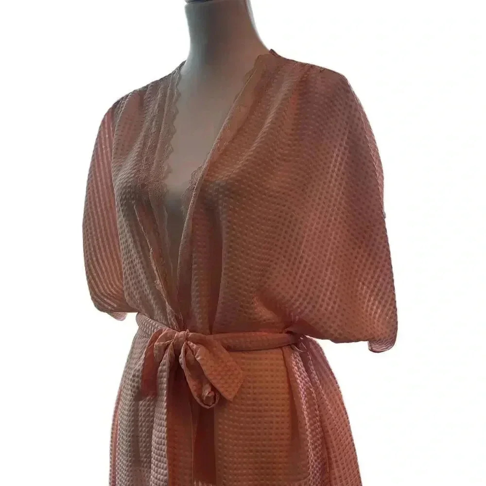 DELICATES vintage robe baby pink waffle texture size medum